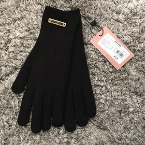 早い者勝ち！MIU MIU ローゲージニット　ユニセックス　手袋 早い者勝ち！MIU MIU ローゲージニット ユニセックス 手袋 Miu
